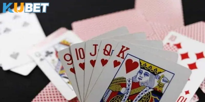 Tổng hợp lợi ích khi chơi game bài trực tuyến tại KUBET